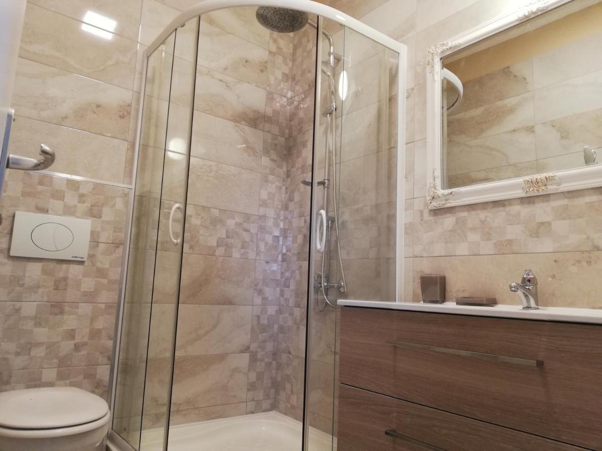 Apartmani Mistral มาคาร์สกา ภายนอก รูปภาพ
