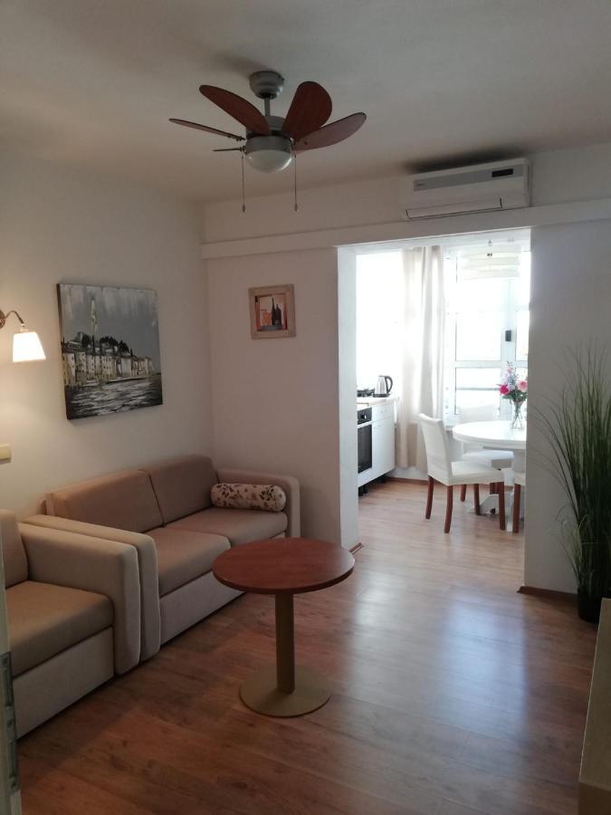 Apartmani Mistral มาคาร์สกา ภายนอก รูปภาพ